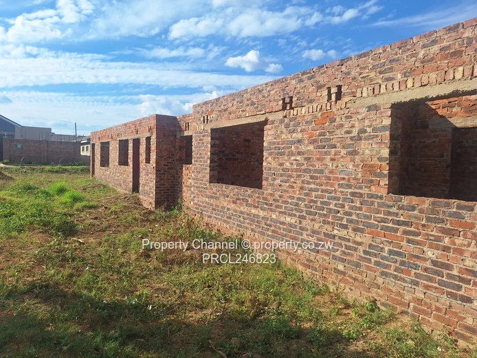 Unfinished 4-Bed Shell with Garage & En-Suite in Glaudina