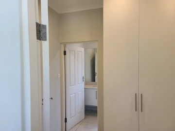 3 Bedroom Flat & Apartment