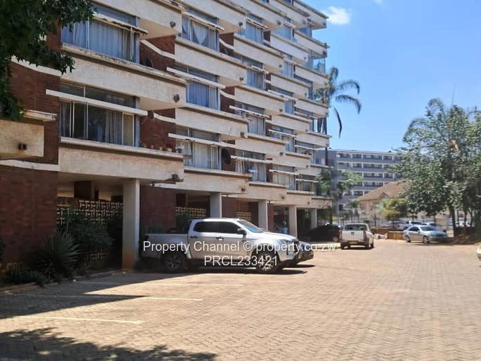 Bright 2-Bed Apartment in Avenues, Harare CBD - Balcony & Parking