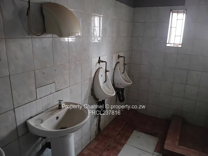 Commercial Building With Major Road Frontage 