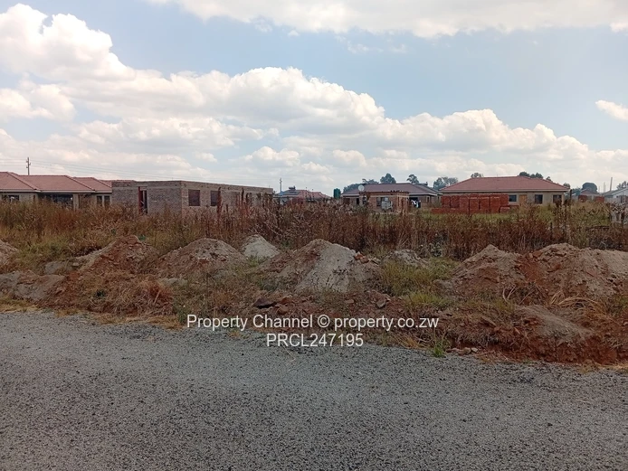 Serviced 200m² Glen View Stand — Tarred Road & Water