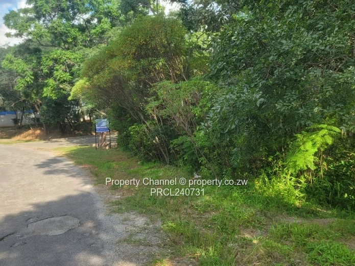 Residential Stand in Glen Lorne meauring 5118 sqm with Title Deeds 