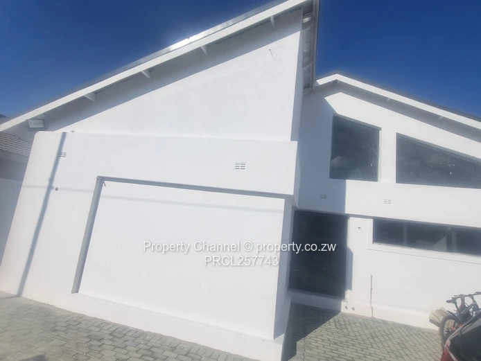 Mabvazuva Estate 3 Bed House - Secure Complex
