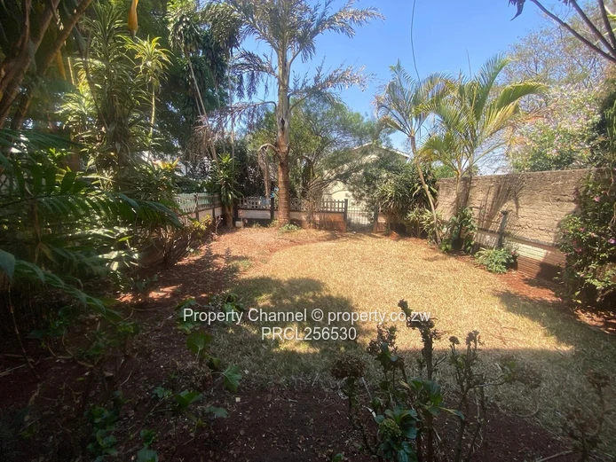 Avondale - Spacious 3-Beds Duplex Garden Flat In a Well Secured Block