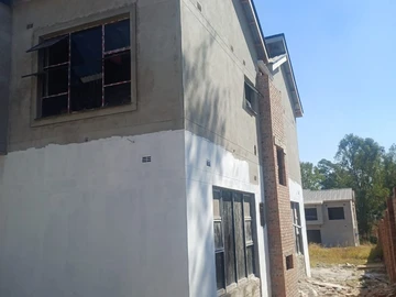 3 Bedroom Flat & Apartment