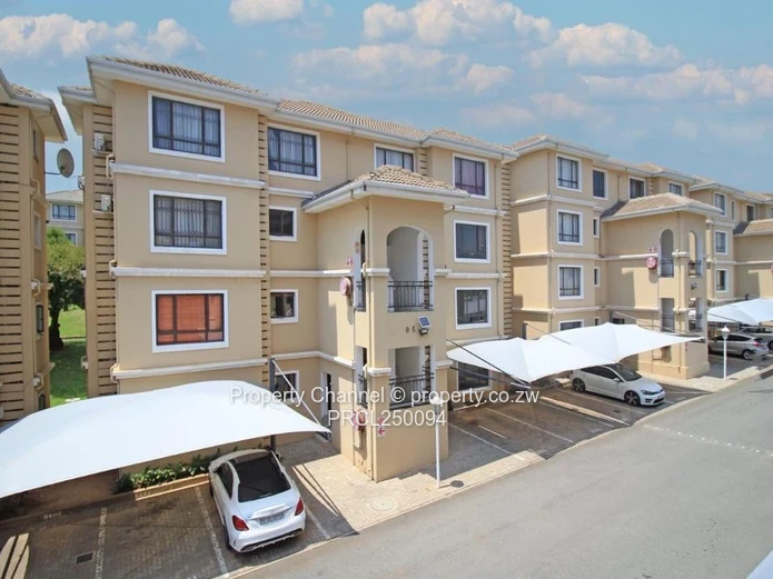 Spacious 2-Bed Apartment with Pool & Gardens in Midrand, Johannesburg, South Africa