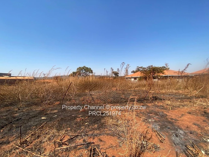 Vacant 1300m² Fenced Stand on Main Road – Crowhill Views