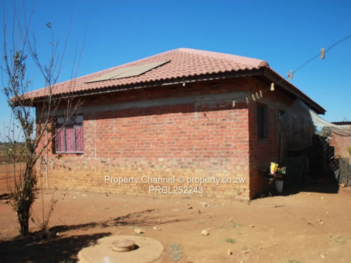 Incomplete 3 Bed Cottage on 2,500m² with Borehole in Knowe, Norton