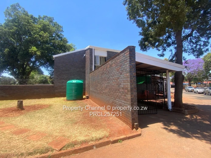 Spacious Two Bed Duplex Garden Flat in Avondale — Borehole & Jacaranda Views