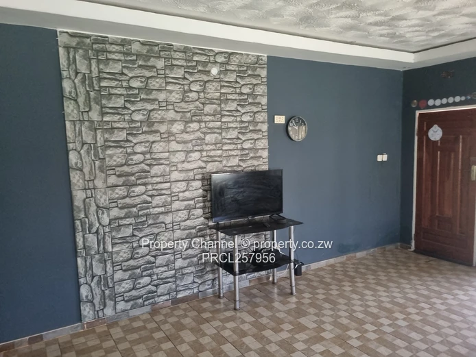 Beautiful 4-beds House Ashdown Park