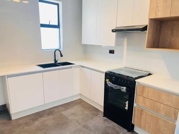 2 Bedroom Flat & Apartment