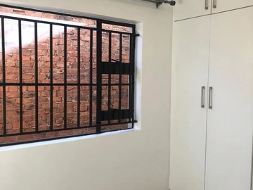 3 Bedroom Flat & Apartment