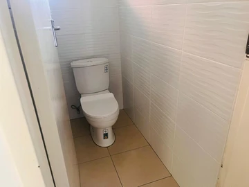 2 Bedroom Flat & Apartment