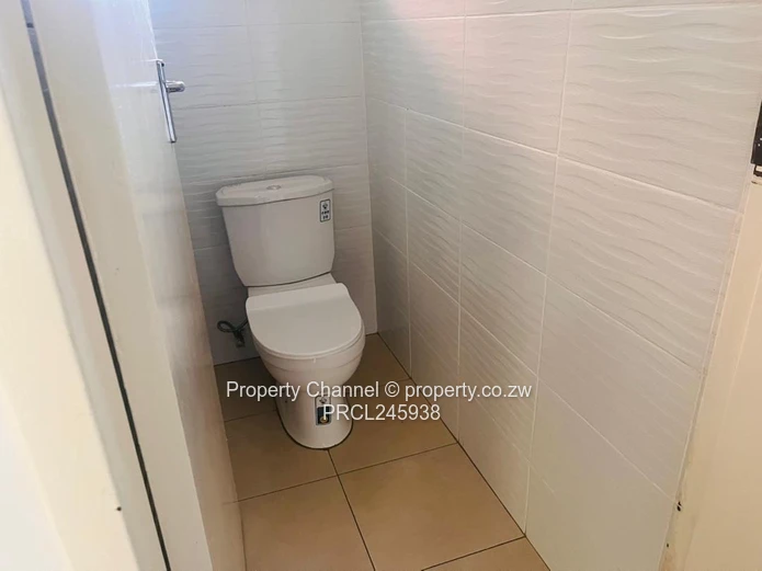 Sunlit 2-Bed Avondale Flat - Bay Window & Wooden Floors