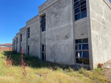 3 Bedroom Flat & Apartment