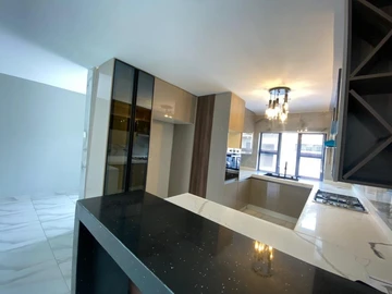 3 Bedroom Flat & Apartment