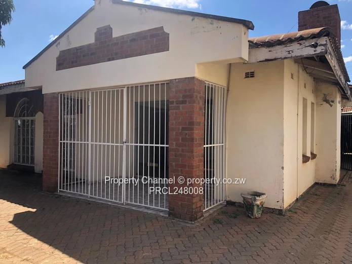 A Spacious 4-Bed House in Bloomingdale