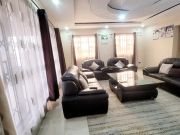 6 Bedroom House