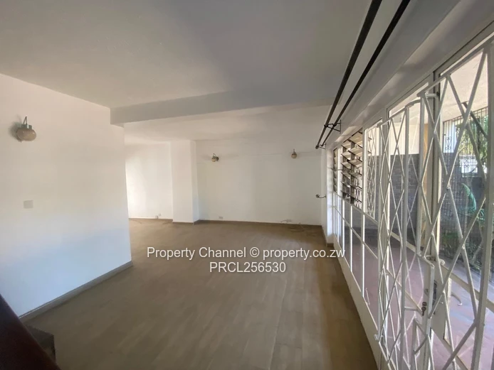 Avondale - Spacious 3-Beds Duplex Garden Flat In a Well Secured Block
