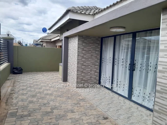 Stylish 3-Bed Aspindale Park Home — Paved Courtyard 