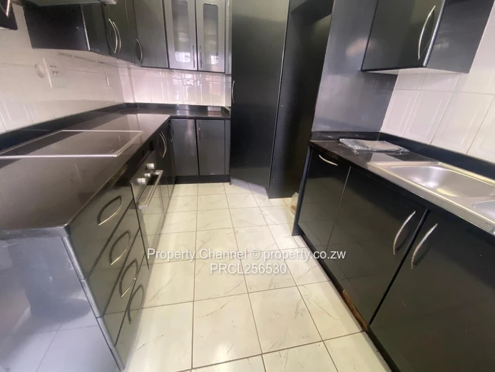 Avondale - Spacious 3-Beds Duplex Garden Flat In a Well Secured Block