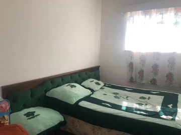 2 Bedroom Flat & Apartment