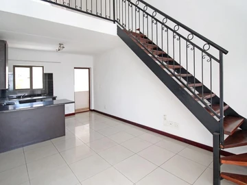 2 Bedroom Flat & Apartment