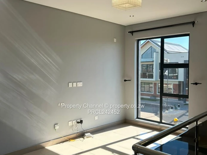 Modern 4-Bed Apartment in Madokero | Pool & Borehole