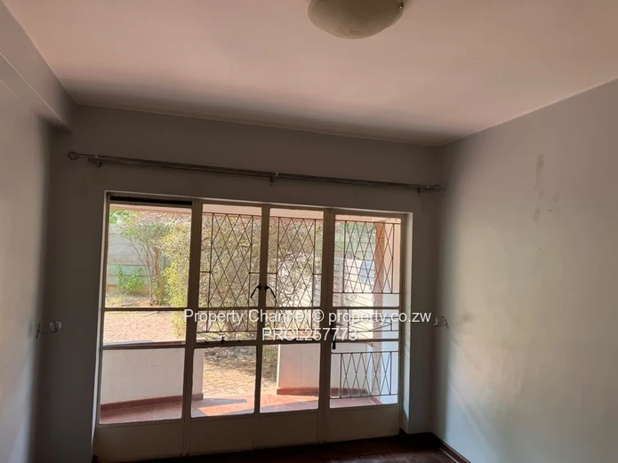1-Bed Garden Flat in Avenues — Parquet Floors & Borehole