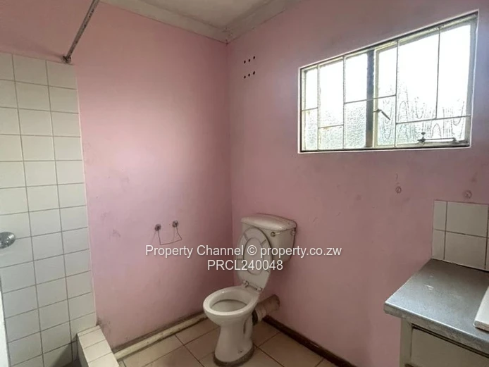 2-Bed Home in Prospect with Large Yard & Borehole