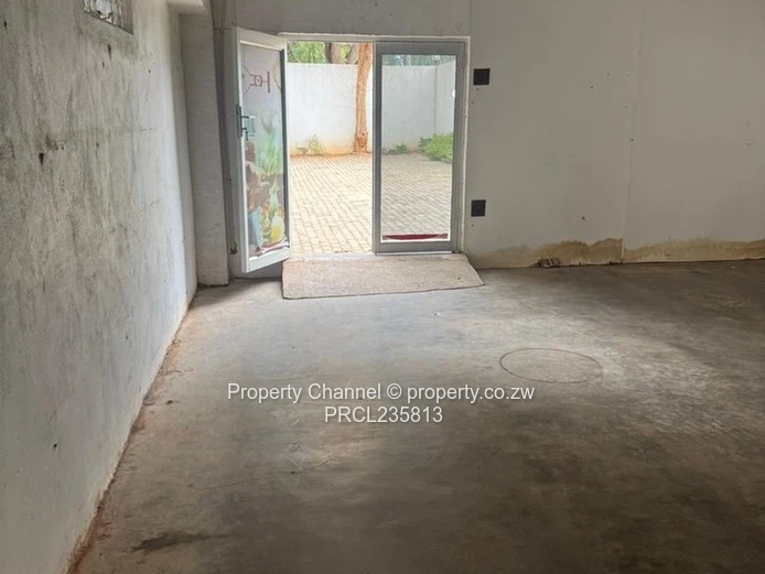 Gunhill Retail Shop 50m² - can be used as admin offices