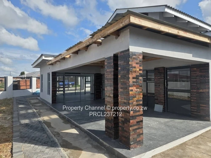 Modern Luxurious House - Secure Gated Complex 