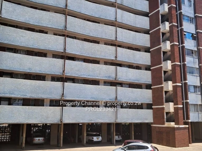 Bright 2-Bed Apartment in Avenues, Harare CBD - Balcony & Parking