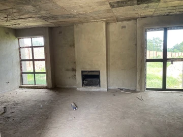 3 Bedroom Flat & Apartment