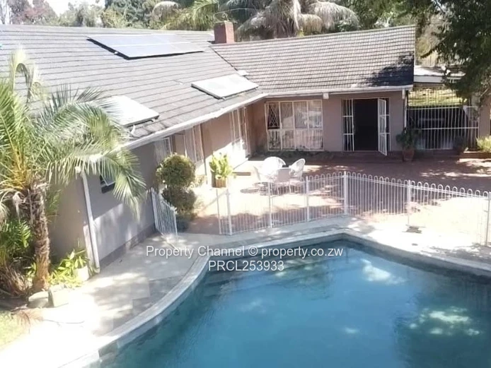 4 bed house with lots of Investments opportunities 