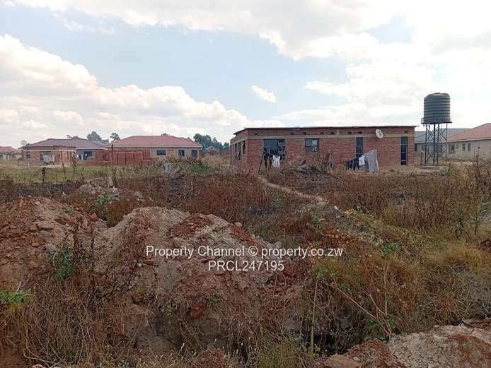 Serviced 200m² Glen View Stand — Tarred Road & Water