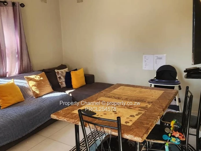 Elizabeth Park Ruwa 1019m² Residential Stand with 2 Cottages 