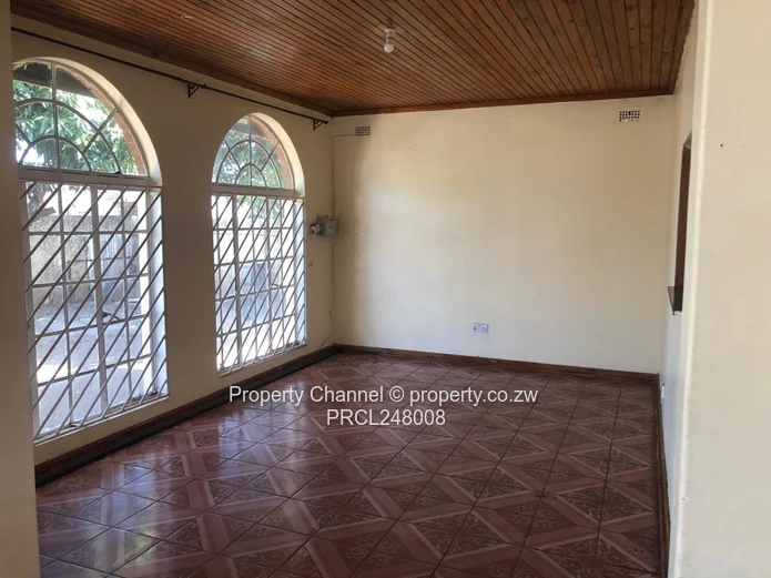 A Spacious 4-Bed House in Bloomingdale