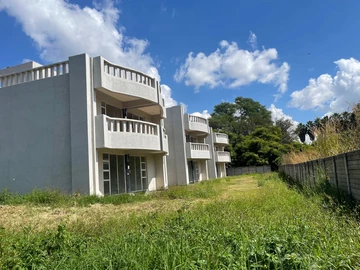 3 Bedroom Flat & Apartment