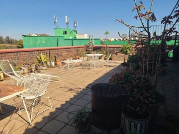 2 Bedroom Flat & Apartment