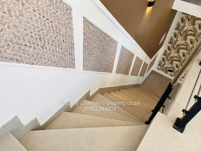 Modern 2-Bed Strathaven Apartment with Pool & Borehole