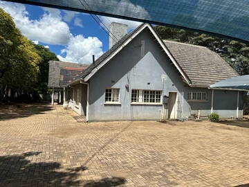 Spacious 1000 m² Office For Sale in Avondale, Harare with Borehole