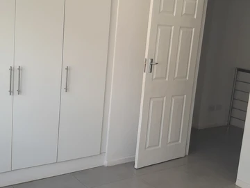 3 Bedroom Flat & Apartment