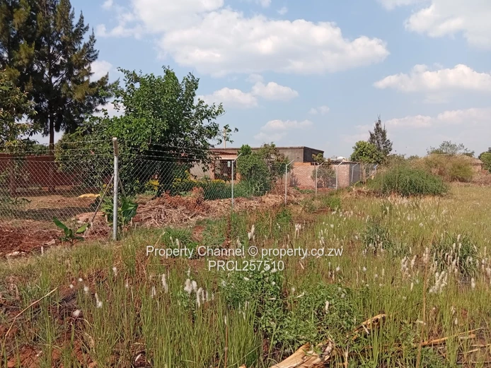 800m² Stand in Hatcliffe