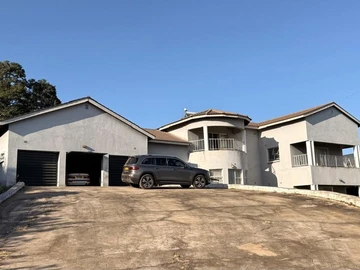 6 Bedroom House