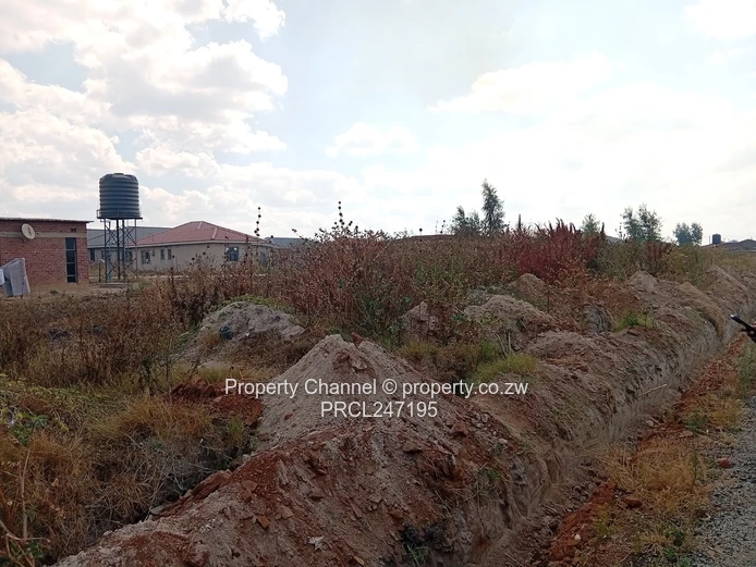 Serviced 200m² Glen View Stand — Tarred Road & Water