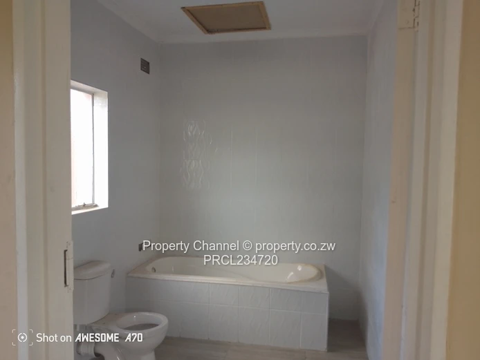 Spacious 4- Bed Cluster Home In Waterfalls, Harare