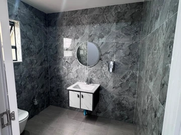 4 Bedroom Flat & Apartment