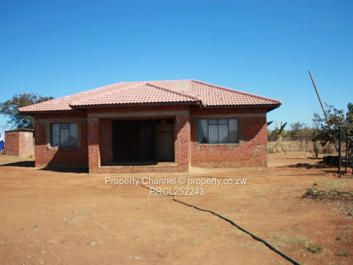 Incomplete 3 Bed Cottage on 2,500m² with Borehole in Knowe, Norton