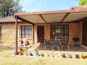 3 Bedroom Flat & Apartment